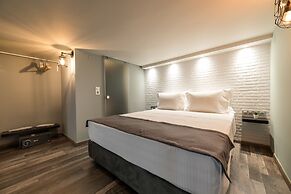 Oinoelia Luxury Suites & Residence