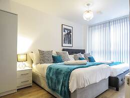 Tudors eSuites Birmingham Canalside with Gated Parking