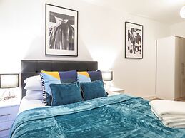 Tudors eSuites Birmingham Canalside with Gated Parking