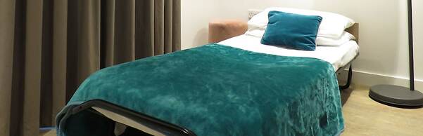 Tudors eSuites Birmingham Canalside with Gated Parking