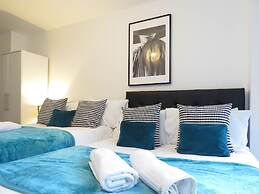 Tudors eSuites Birmingham Canalside with Gated Parking