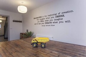 Higgihaus at 3b Cheltenham Lane Bristol