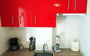 Monad Apartments Karaoli