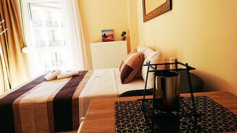 Monad Apartments Karaoli