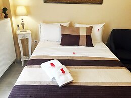 Monad Apartments Karaoli