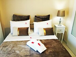 Monad Apartments Karaoli