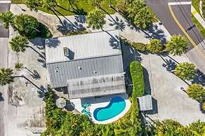 Sand N Suds 3 Bedroom Home by RedAwning