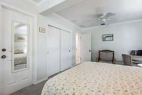 Sand N Suds 3 Bedroom Home by RedAwning