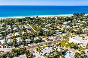 Sand N Suds 3 Bedroom Home by RedAwning