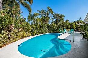 Sand N Suds 3 Bedroom Home by RedAwning