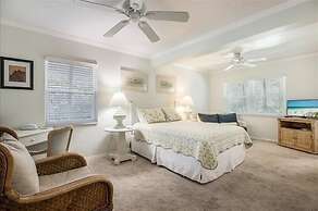 Sand N Suds 3 Bedroom Home by RedAwning