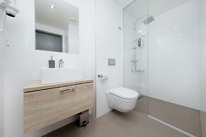 8ERA Business Executive Rotermanni Apts