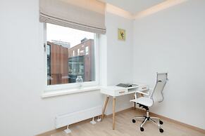 8ERA Business Executive Rotermanni Apts