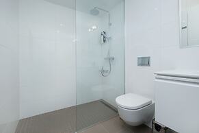 8ERA Business Executive Rotermanni Apts