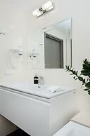 8ERA Business Executive Rotermanni Apts