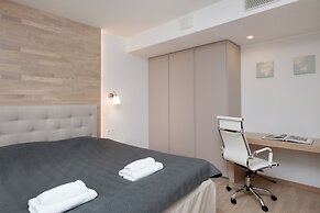 8ERA Business Executive Rotermanni Apts