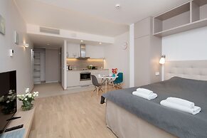 8ERA Business Executive Rotermanni Apts