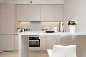 8ERA Business Executive Rotermanni Apts