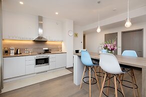 8ERA Business Executive Rotermanni Apts