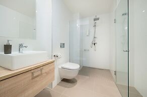 8ERA Business Executive Rotermanni Apts