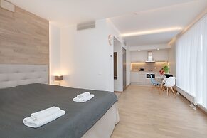 8ERA Business Executive Rotermanni Apts