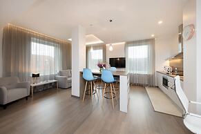 8ERA Business Executive Rotermanni Apts