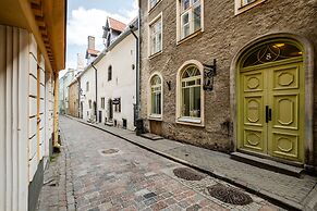 Blacksmith Old Town Apartments