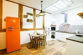 Blacksmith Old Town Apartments