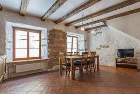 Blacksmith Old Town Apartments