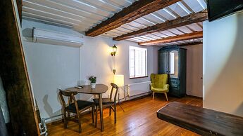 Blacksmith Old Town Apartments