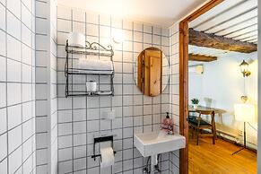 Blacksmith Old Town Apartments