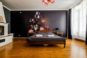 Blacksmith Old Town Apartments