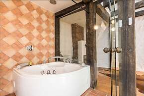 Blacksmith Old Town Apartments