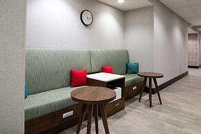 Hampton Inn & Suites Adrian