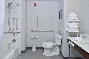 Hampton Inn & Suites Adrian