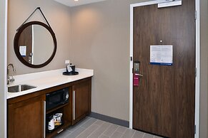 Hampton Inn & Suites Adrian