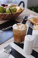 Thanasis Place Hostel