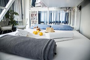 Thanasis Place Hostel