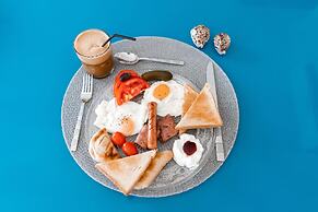 Thanasis Place Hostel