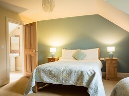 The Gatehouse at Mullans Bay