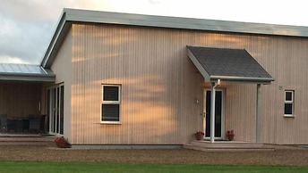Executive Lakeside Lodge at Mullans Bay