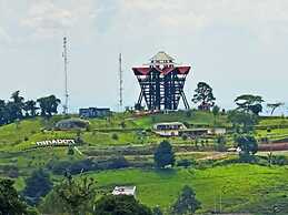 Three House Hostel Boutique