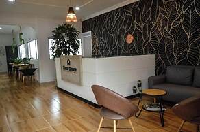 Three House Hostel Boutique