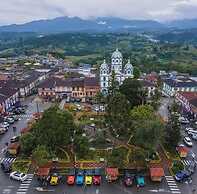 Three House Hostel Boutique