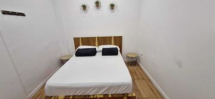 Three House Hostel Boutique