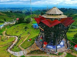 Three House Hostel Boutique