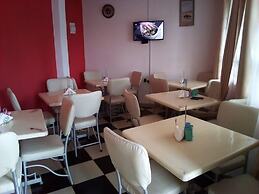 Chrysalis Guest House and Restaurant