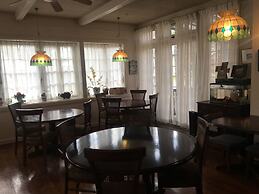 Petit Hotel and Restaurant Air Mail