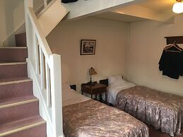 Petit Hotel and Restaurant Air Mail