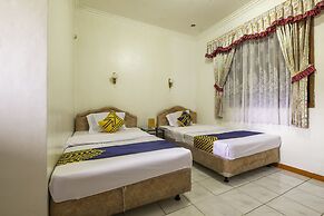 SPOT ON 1896 Hotel Mahkota Pantai